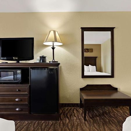 Best Western Center Pointe Inn Брэнсон Экстерьер фото